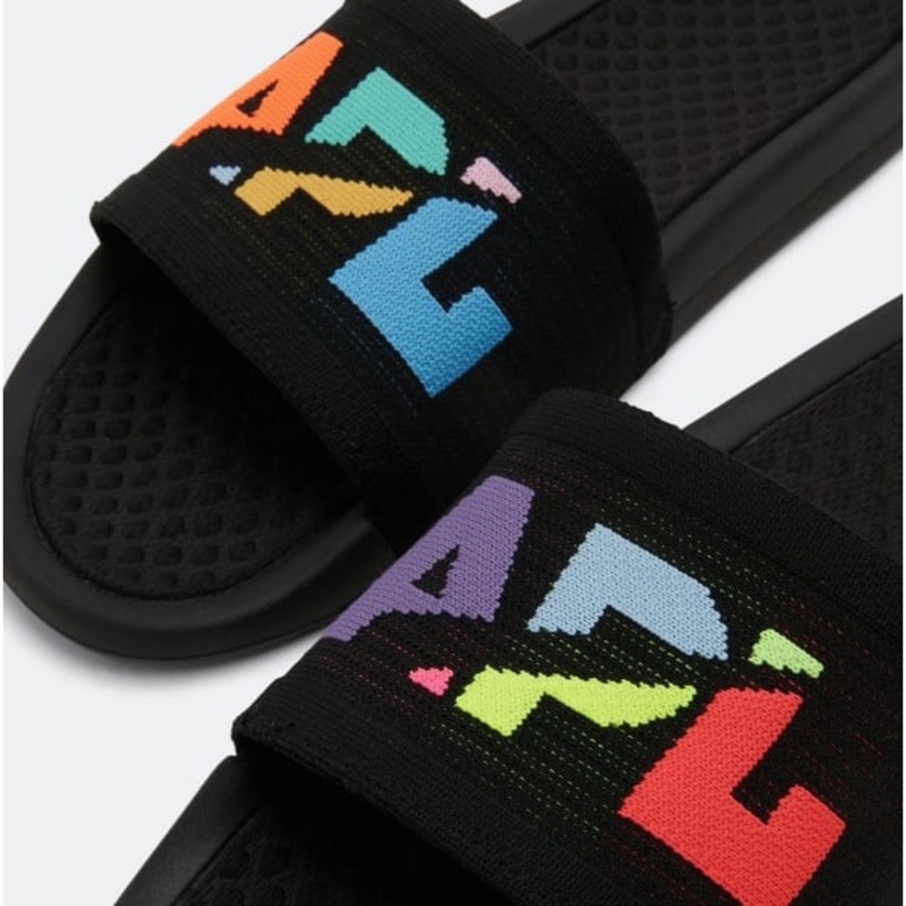 APL Big Logo Techloom Slides Black SZ 11